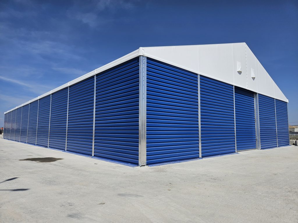 Cort industrial beton cu deschidere mare, fără stâlpi intermediari