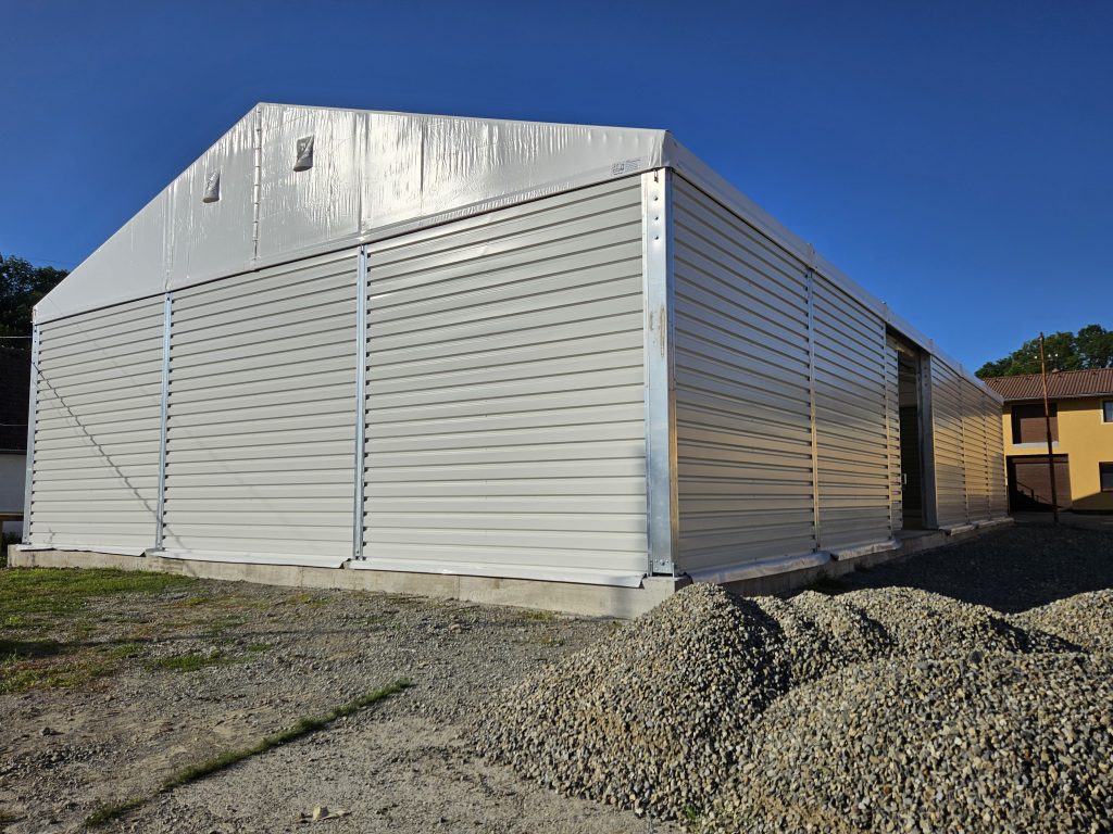 Cort industrial depozitare produse finite – vedere colț