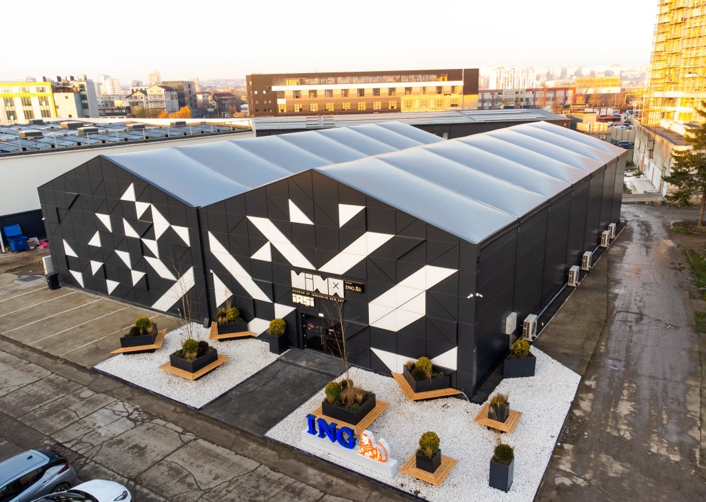 Muzeu imersiv realizat în cort termoizolat, vedere aeriană fațadă